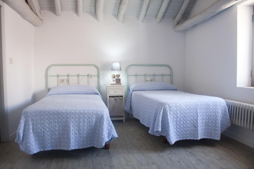 Casa De La Panaderia Guest House Los Navalucillos Ngoại thất bức ảnh